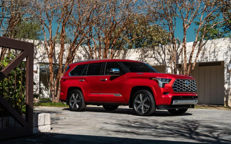 Новая тойота секвойя