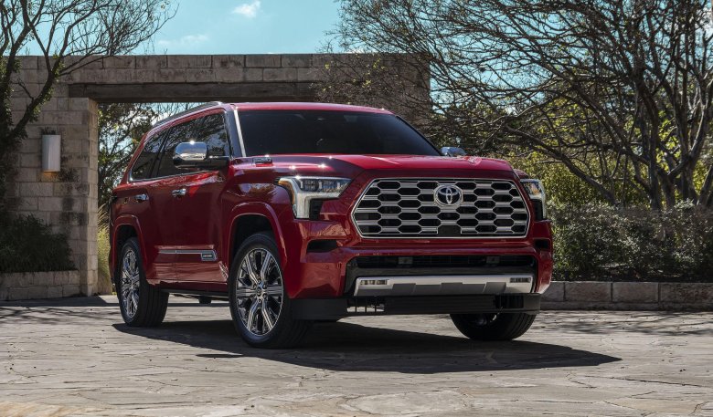 Тойота секвойя 2022