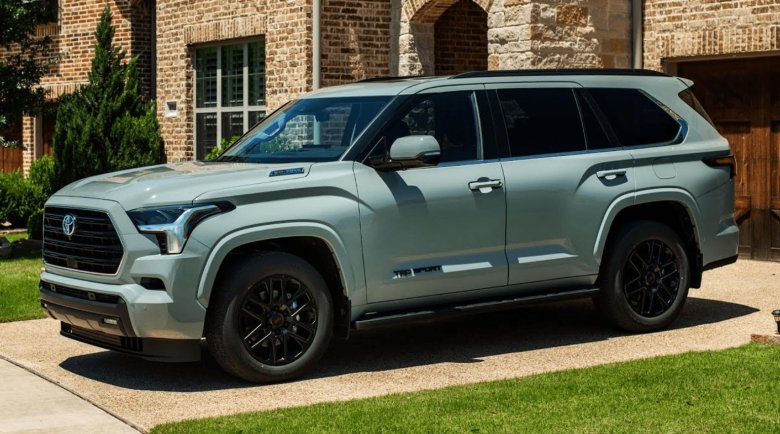 Тойота sequoia 2023