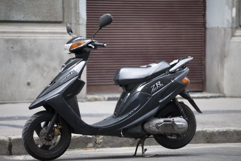 Suzuki address v50