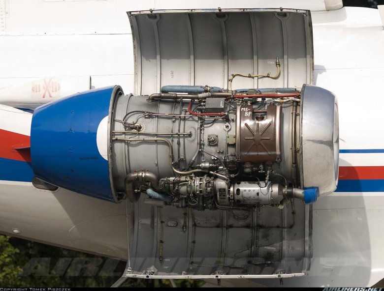 Двигатели самолета