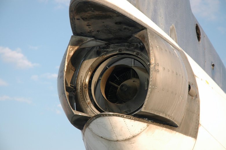 Реверс двигателя самолета