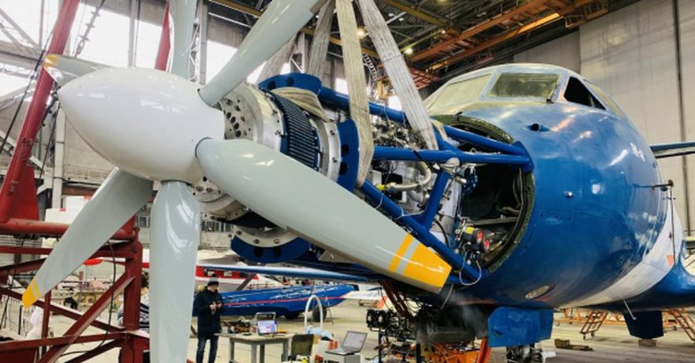 Двигатель авиационный