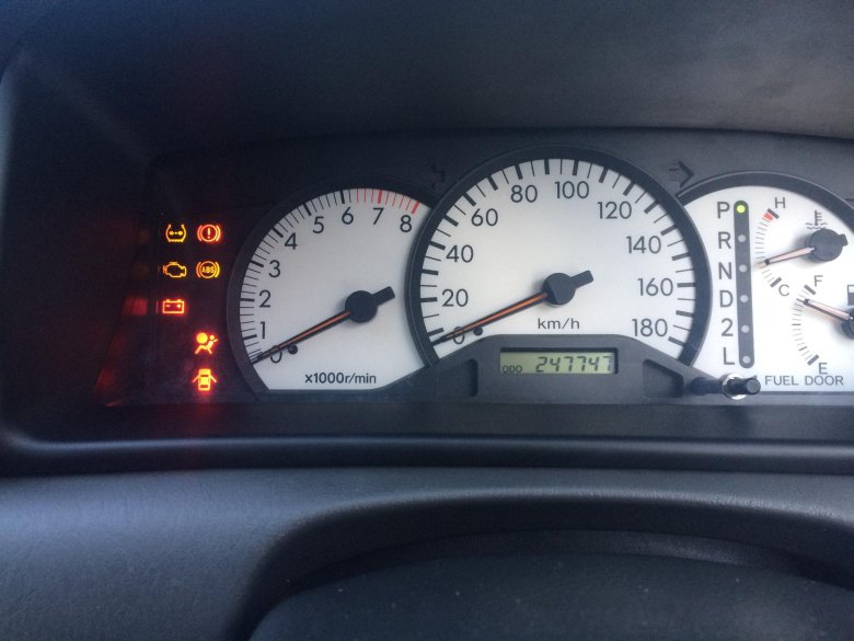 Приборная панель тойота спасио