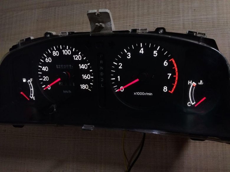 Приборная панель toyota corolla ae110