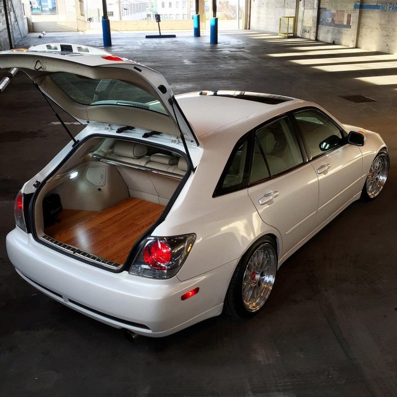 Лексус альтеза