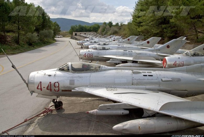 Миг 19 реактивный самолёт