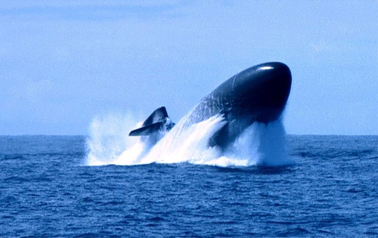 Всплытие атомной подводной лодки