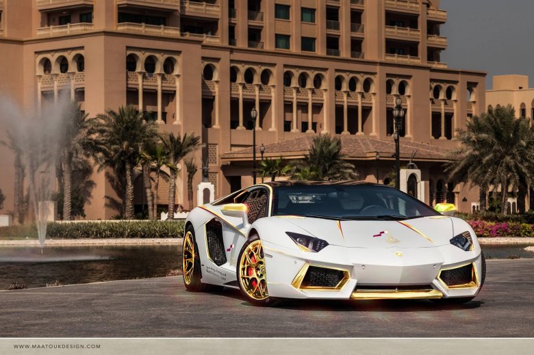 Lamborghini aventador lp700-4 золотая