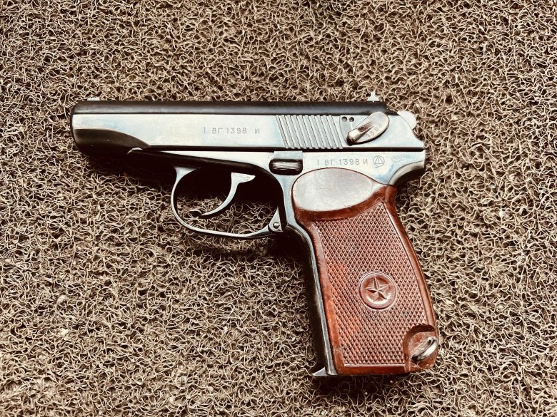 Охолощенный пистолет макарова