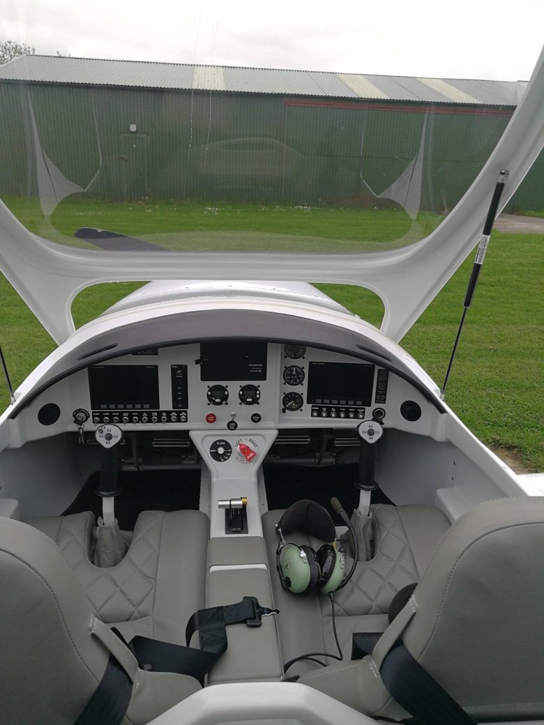 Кабина самолета