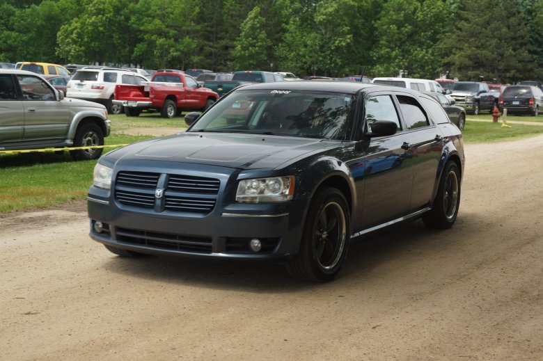 Dodge magnum srt 8