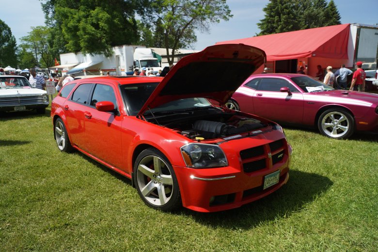 Dodge magnum srt8