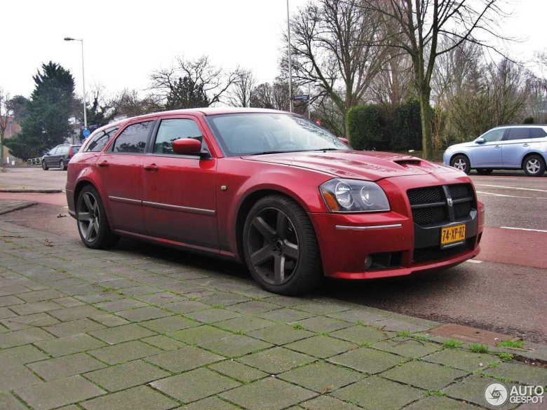 Dodge magnum srt8