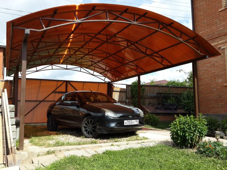 Навес для авто из поликарбоната