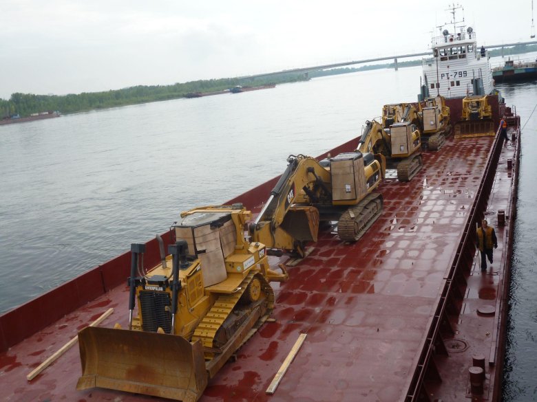 Баржа с аппарелью 600 тонн