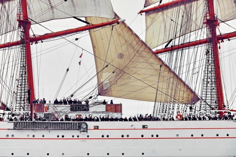 Парусники седов и крузенштерн