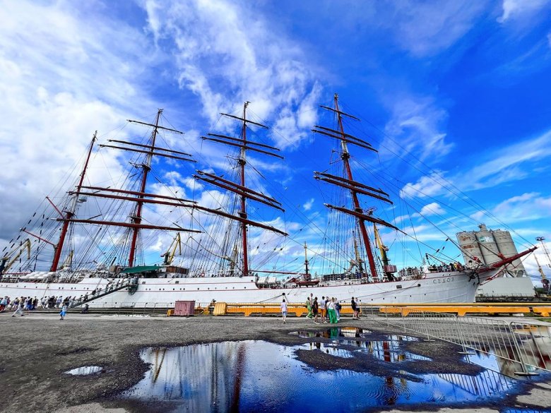 Парусник крузенштерн