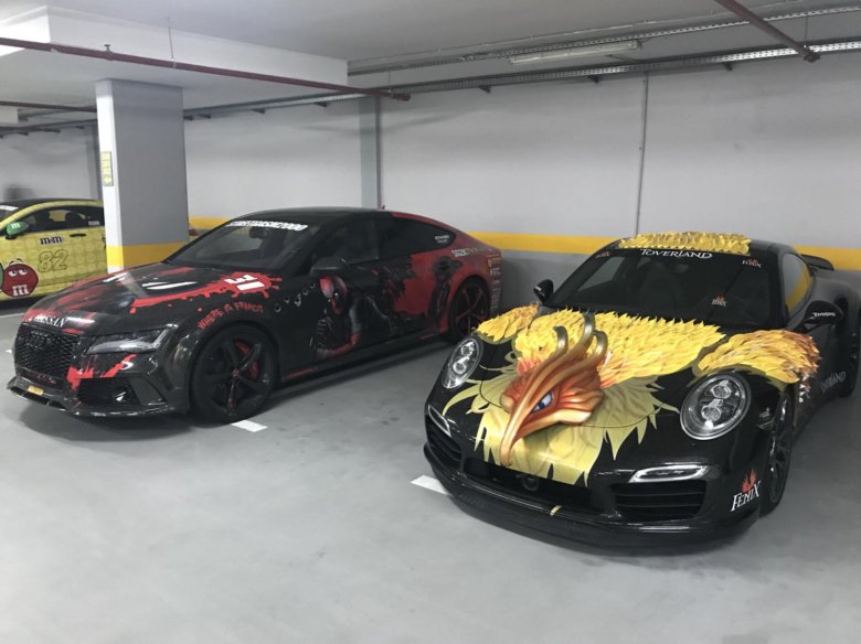 Автомобиль крутой