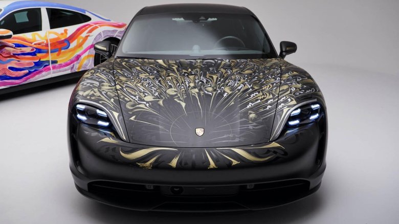 Автомобиль porsche