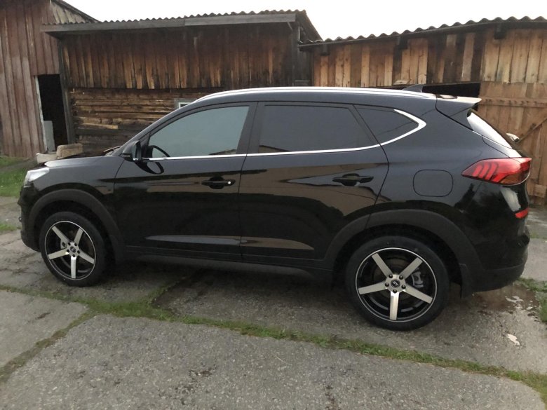 Hyundai tucson 3 r19