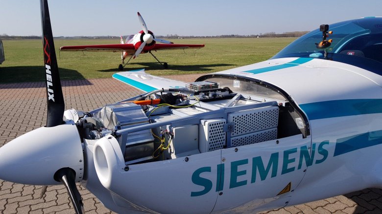 Extra 330le двигатель сименс