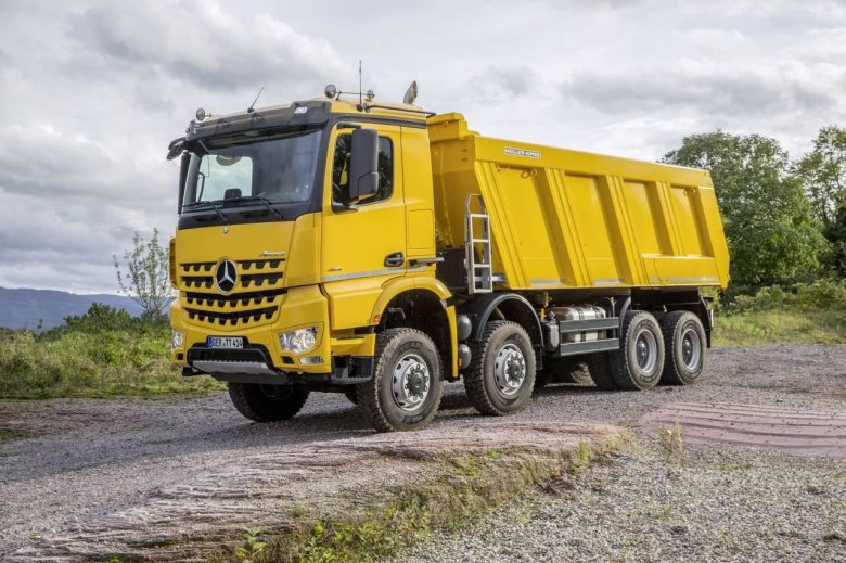 Mercedes-benz arocs 4151