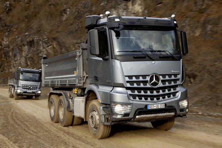 Mercedes-benz arocs самосвал