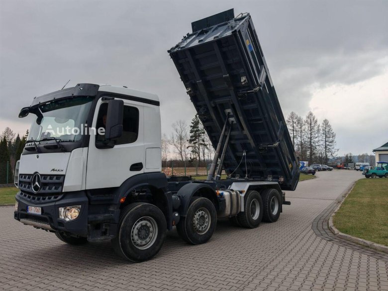 Четырехосный самосвал