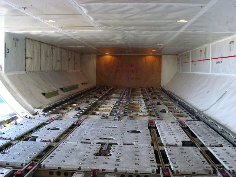 Грузовой отсек самолета боинг 777