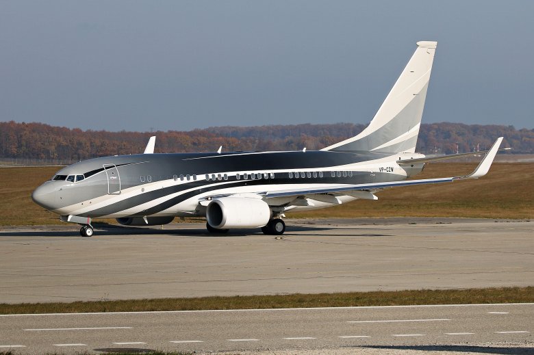 Boeing business jet 737