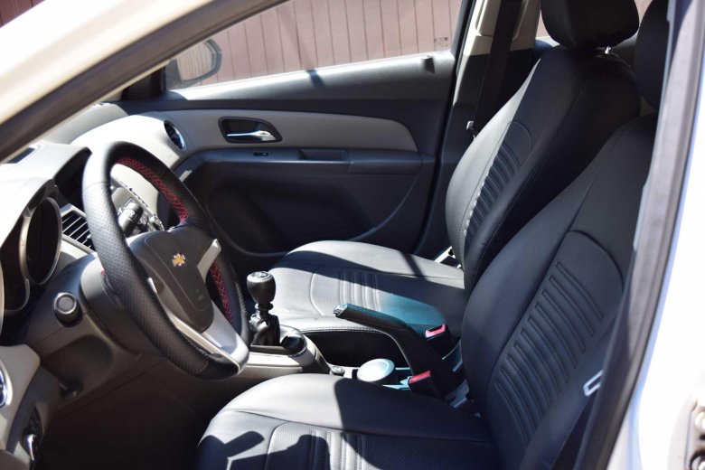 Чехлы на шевроле круз седан 2011