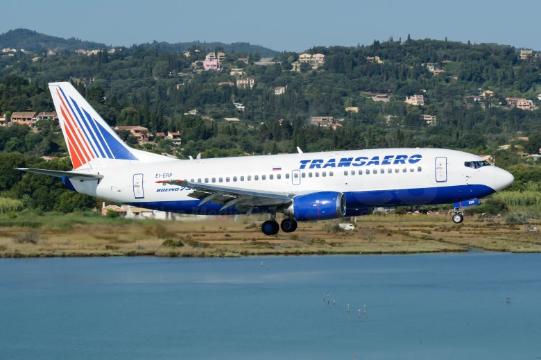 Самолет трансаэро