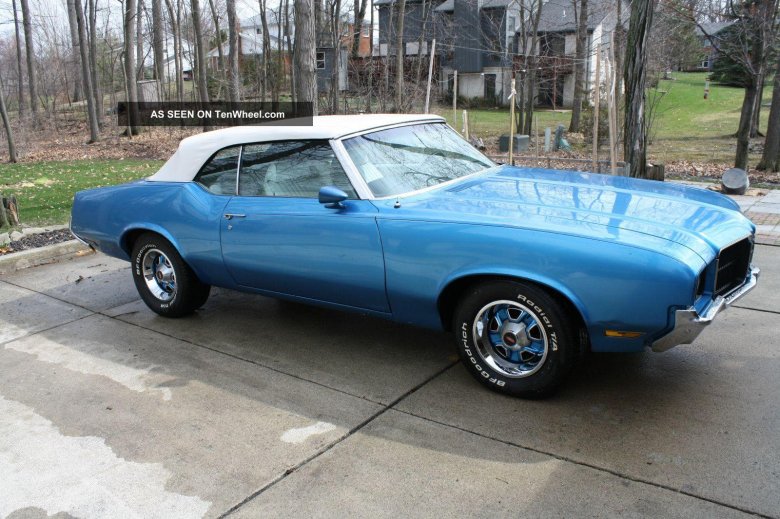 Oldsmobile cutlass supreme classic