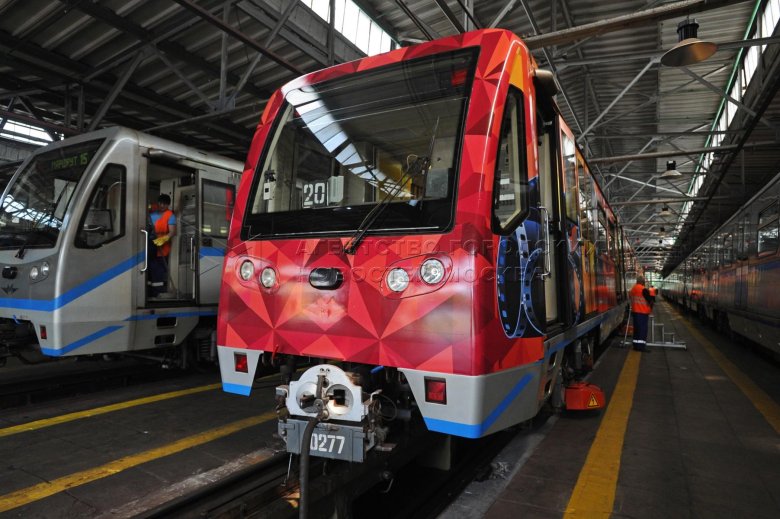 81 740 русич в депо