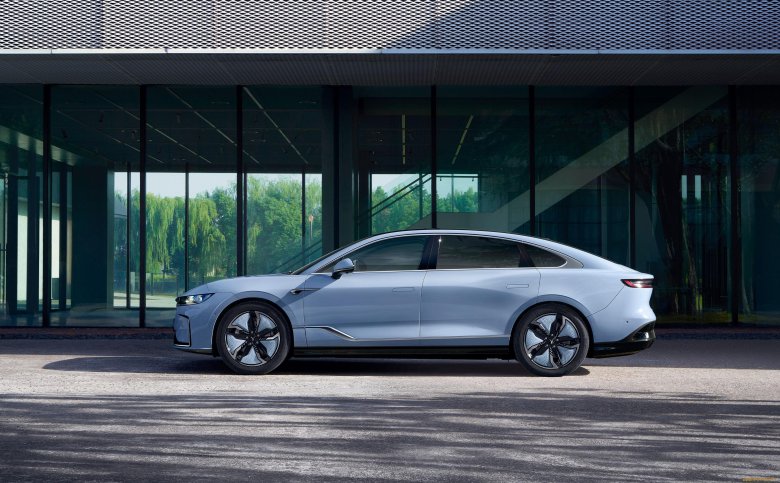 Voyah седан 2023