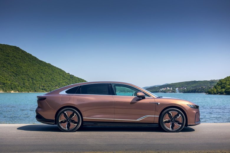 Voyah седан 2023