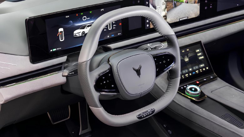 Voyah passion седан