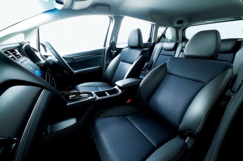 Honda shuttle hybrid 2015 салон