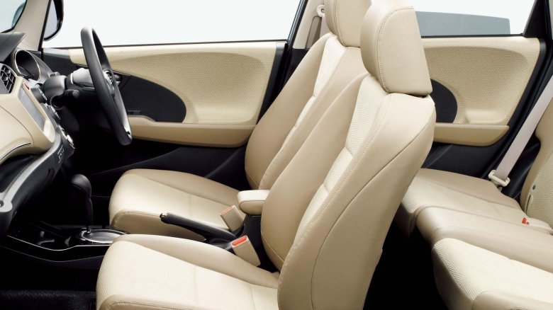 Honda fit shuttle салон