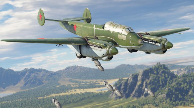 Пикирующий бомбардировщик пе 2