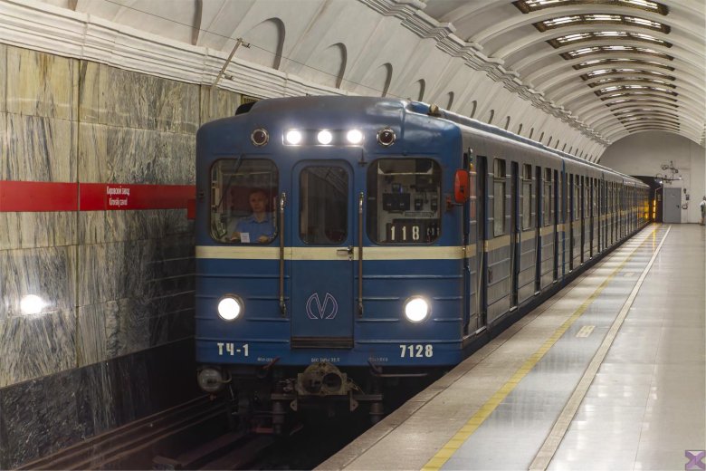 Вагоны метро спб