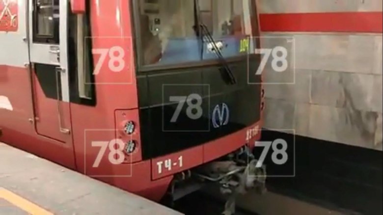 Прыгнул под поезд в метро