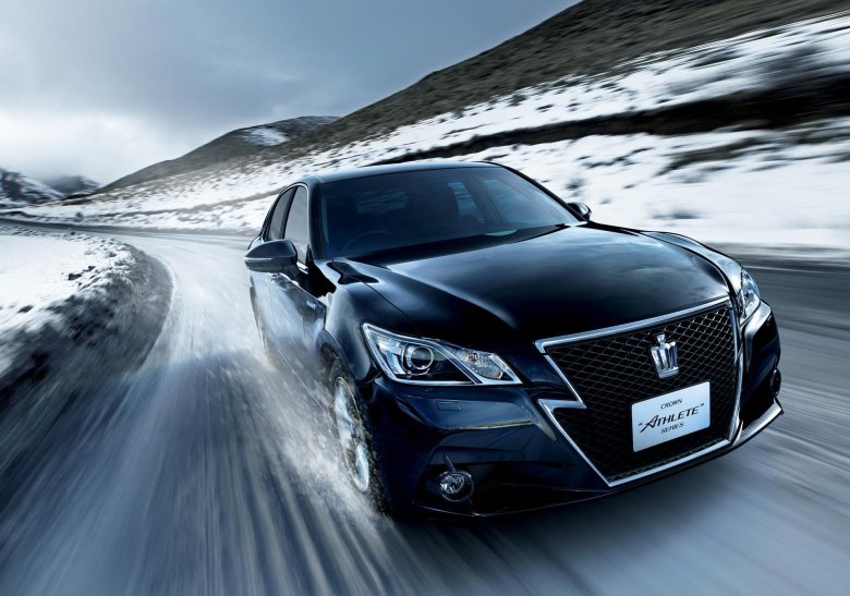 Тойота кроун атлет