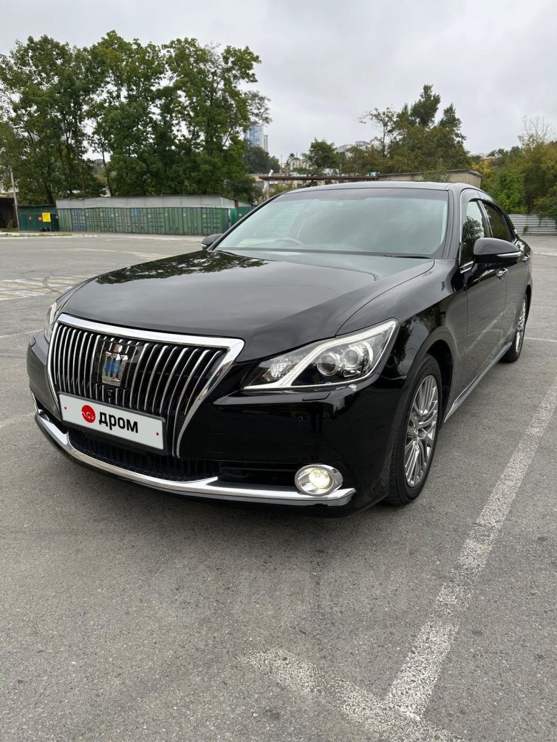 Тойота краун маджеста 2020