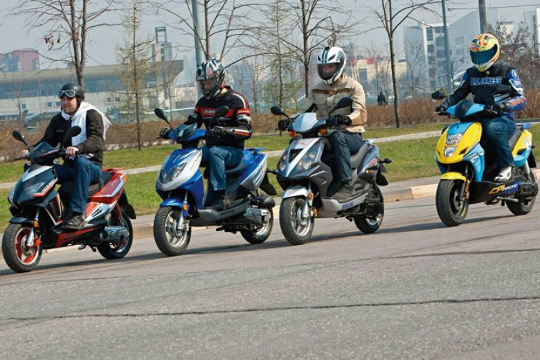 Скутер мопед