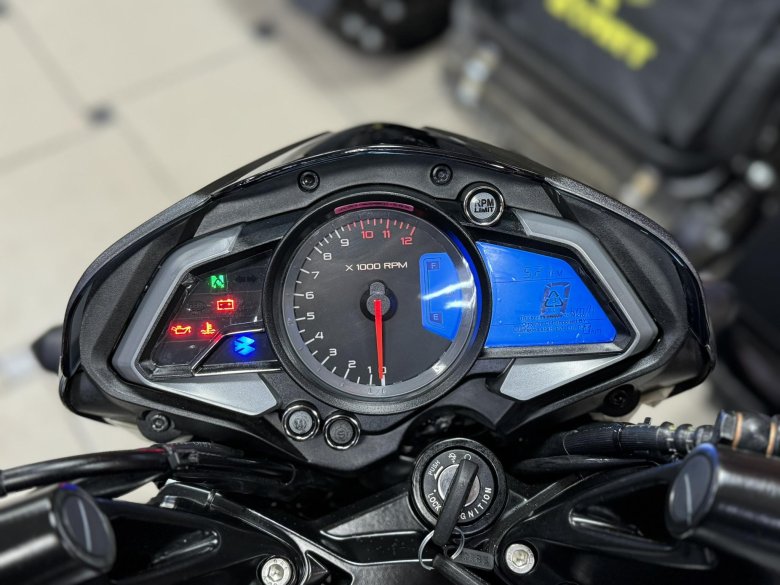 Bajaj pulsar ns200 приборная панель