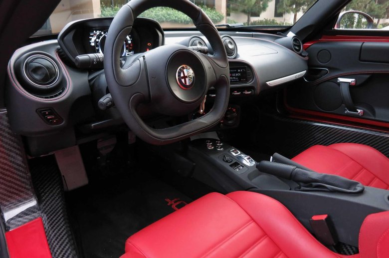 Alfa romeo 4c interior