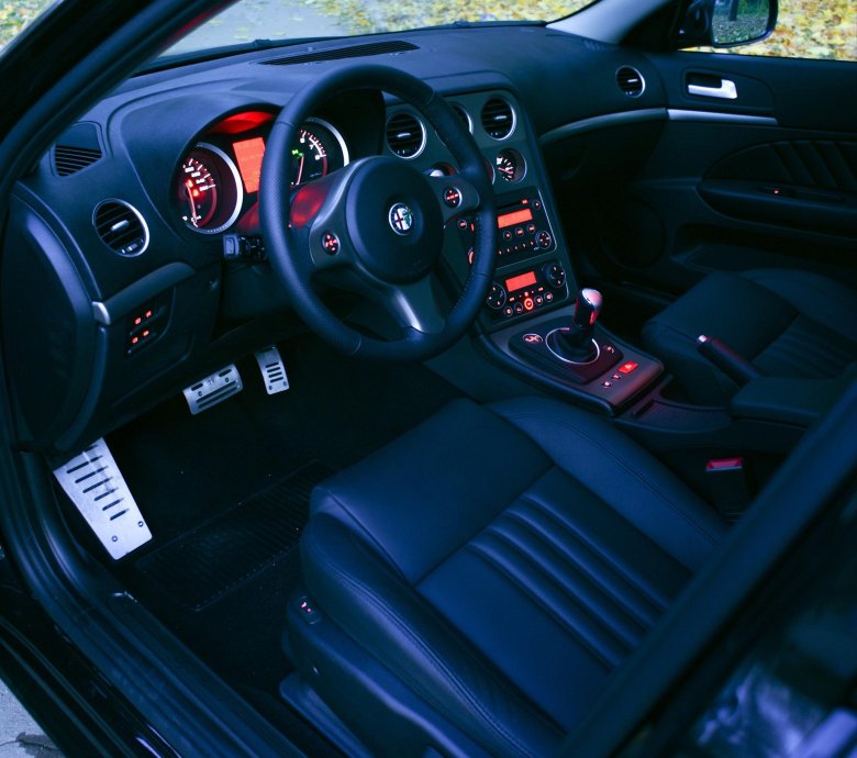 Alfa romeo brera салон