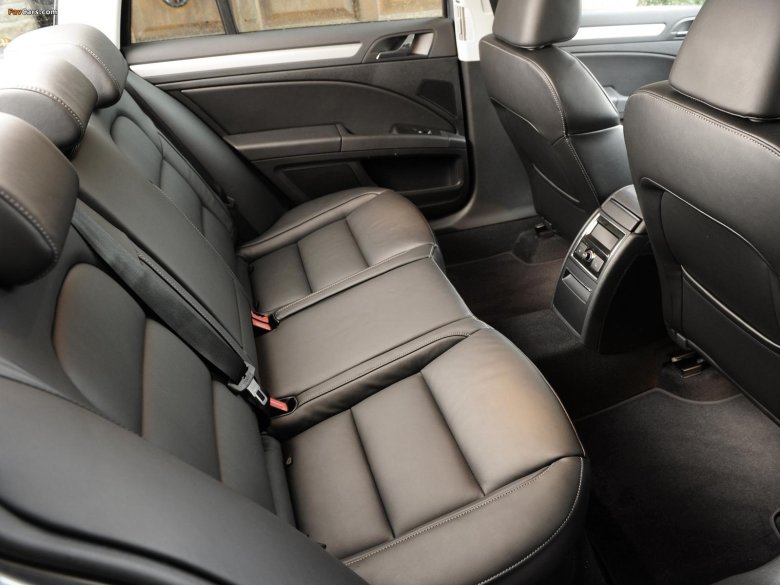 Шкода суперб 2013 салон сзади